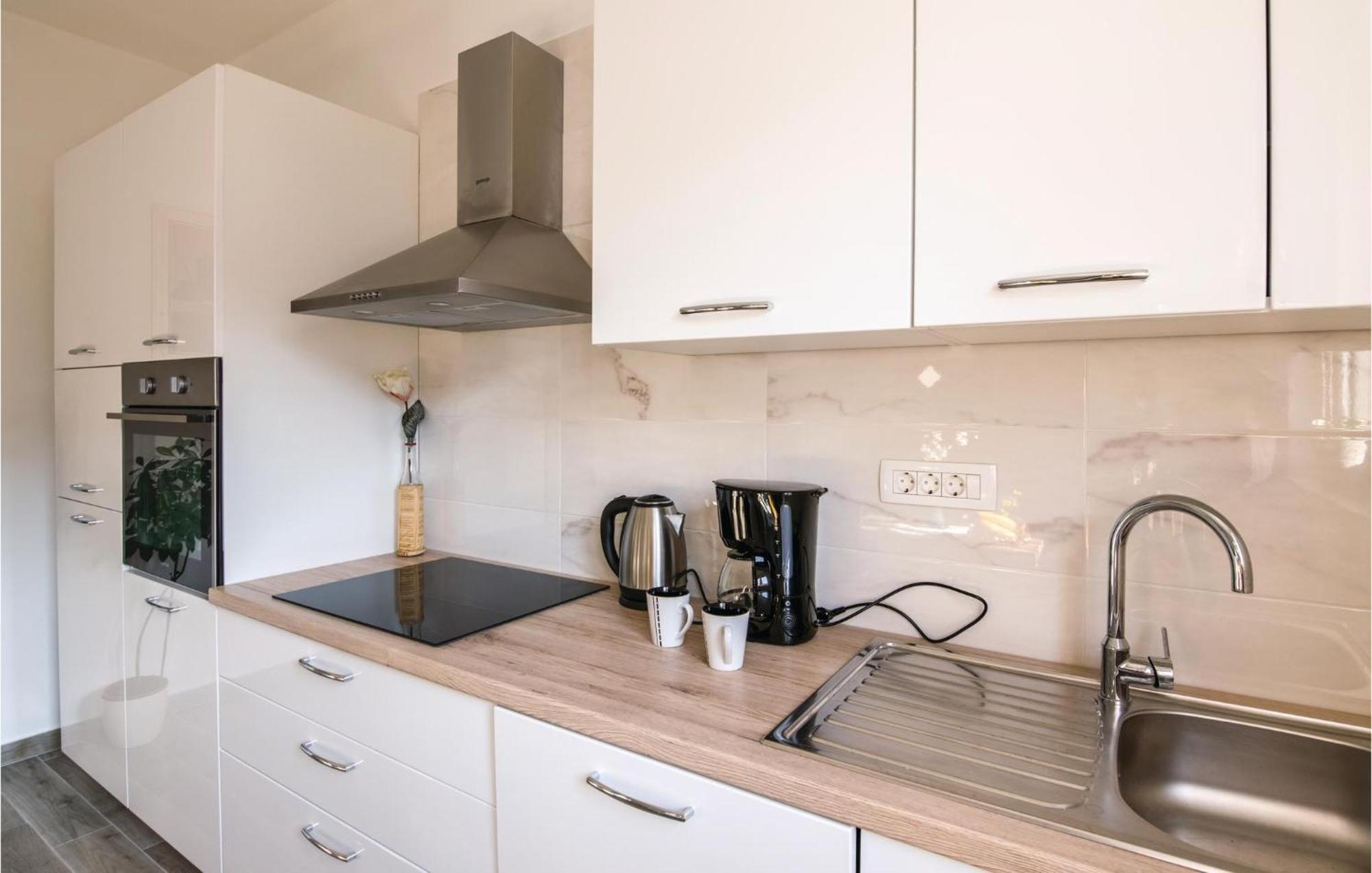 1 Bedroom Gorgeous Apartment In Zadar Exterior foto