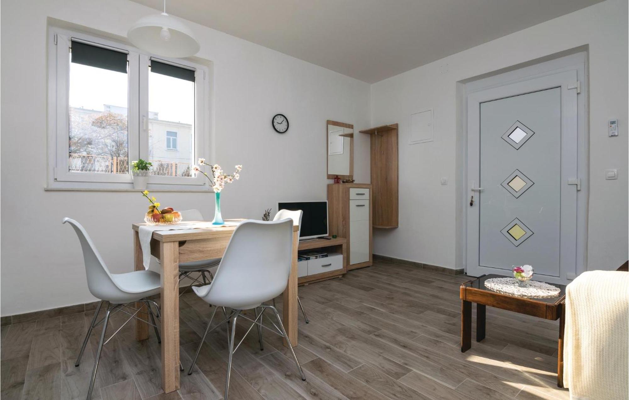 1 Bedroom Gorgeous Apartment In Zadar Exterior foto